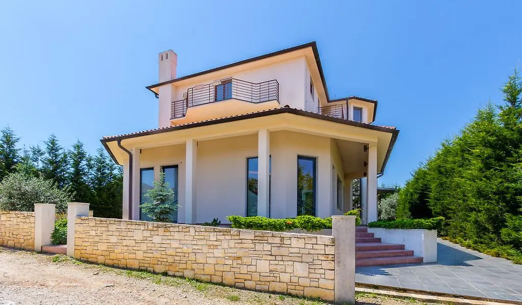 Apartments Villa Yoyo Štinjan