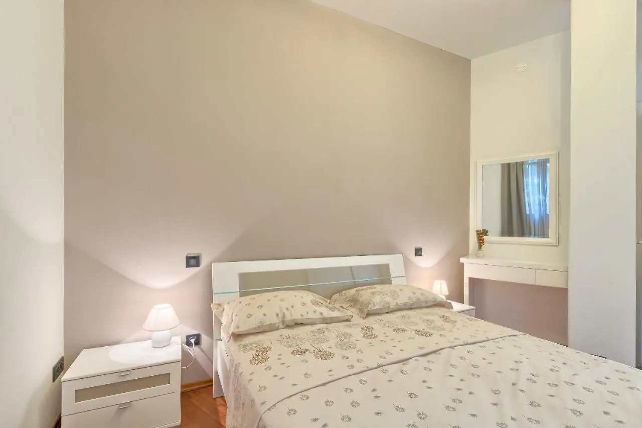 Apartments Villa Yoyo Štinjan